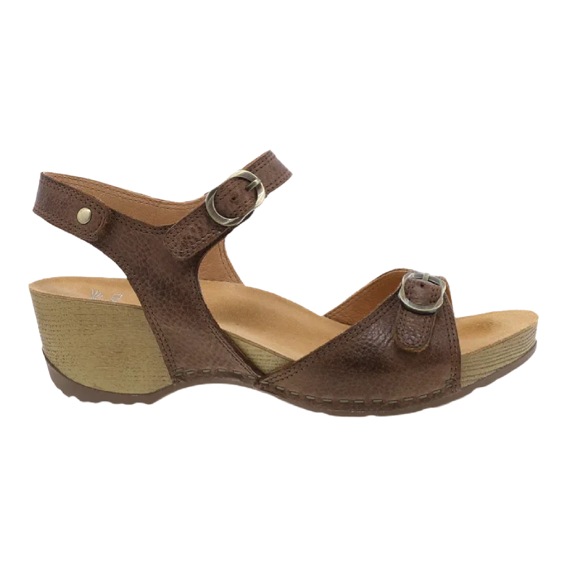 Men's sandals with a flexible sole for easy movementTricia