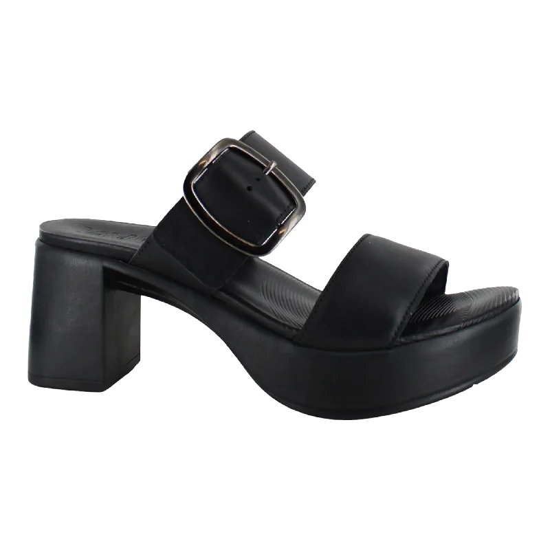 Men's sandals with a padded heelCeleb