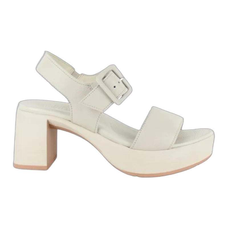 Men's sandals with a rubber sole for tractionGlamour