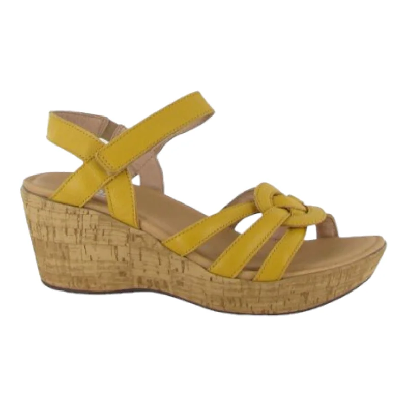 Men's sandals with a contrast stitching detailTropical