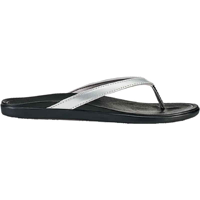 Flip - flop style men's sandals for beach wearWomen's OluKai Ho'opio Silver/Black Synthetic