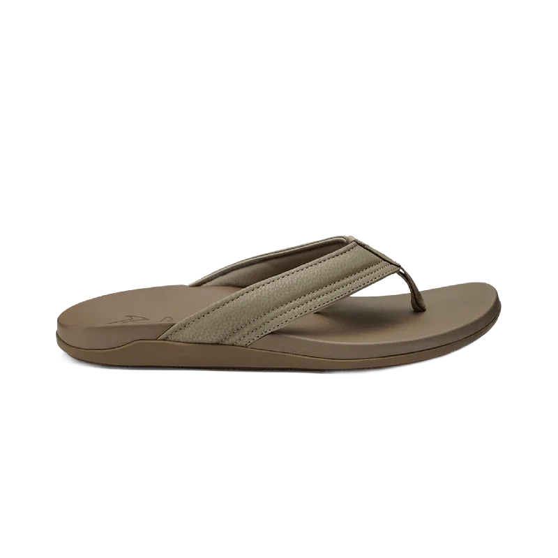 Men's sandals with a contrast stitching detailMaha