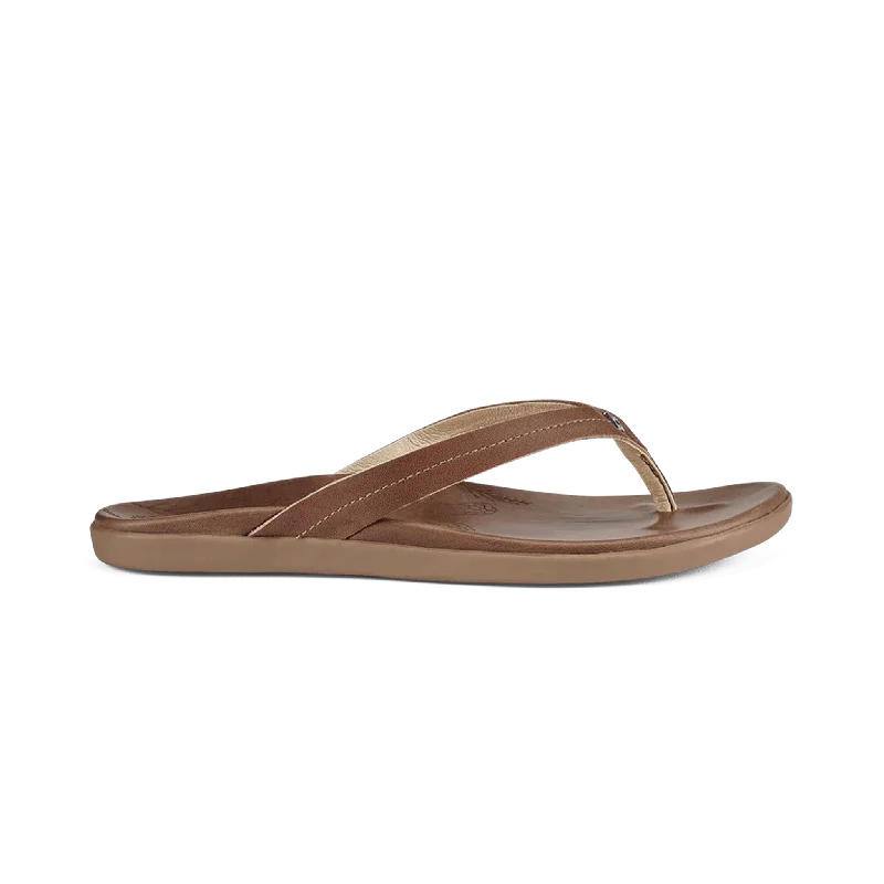 Men's sandals with a pointed toe for a stylish lookHonu