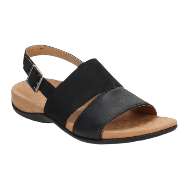 Men's sandals with a buckle closureMorro