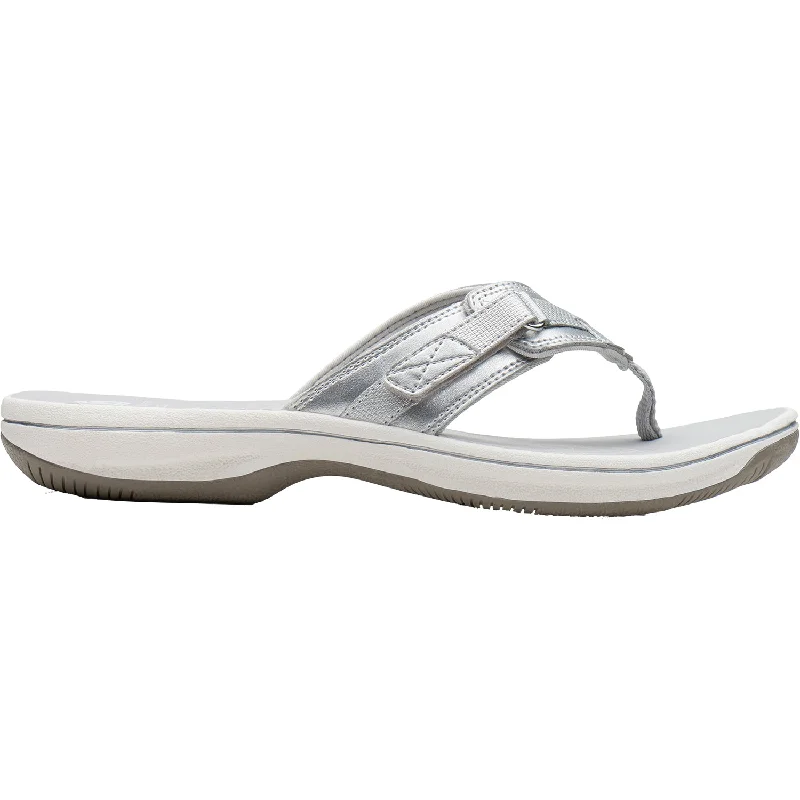 Men's sandals with a cushioned footbedWomen's Clarks Cloudsteppers Breeze Sea Silver Synthetic