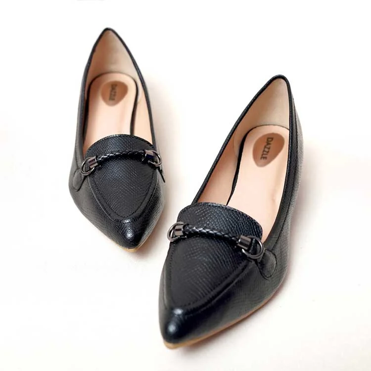 Men's loafers in a neutral color like black or brownStride