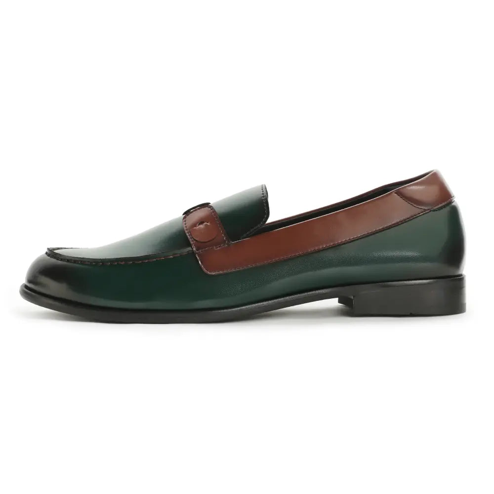 Men's loafers with a contrast stitching detailBaldwin - Green Slip On