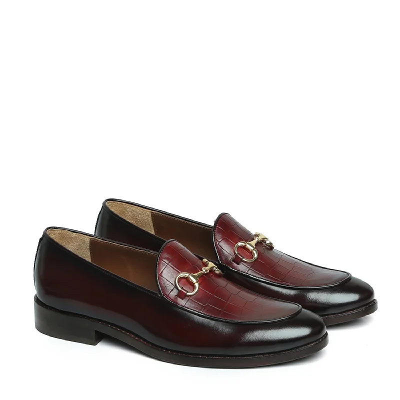 Men's loafers with a stretchy side panel for a better fitBrown Brush Off Loafers with Wine Deep Cut Leather At Vamp