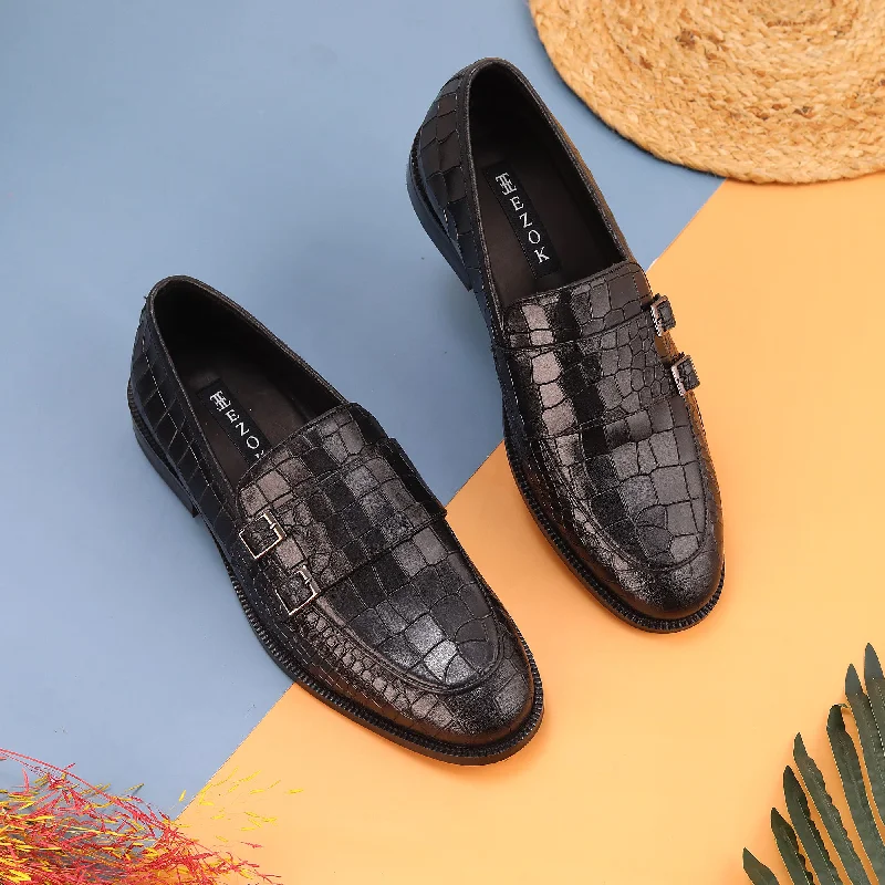 Men's loafers with a moc - toe designEzok Black Leather Loafer For Men