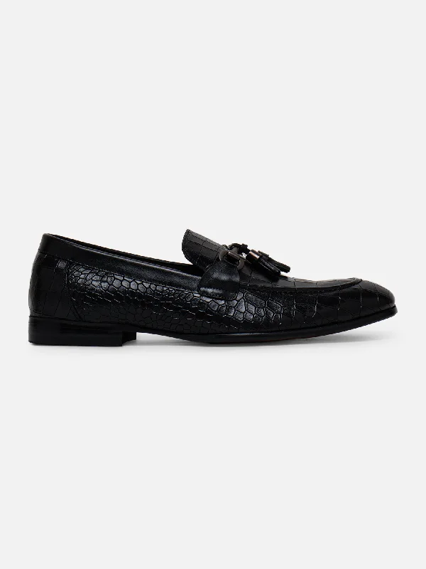 Men's loafers in a neutral color like black or brownEzok Casual Mocassins For Men