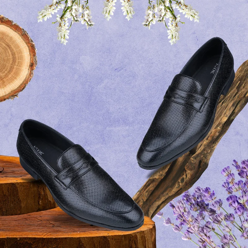 Men's loafers with a decorative buckleEzok Leather Black Casual Loafer Shoes For Men