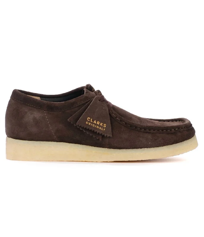 Men's loafers with a pointed toe for a stylish appearanceMen's Wallabee Shoe - Medium Width In Dark Brown Suede