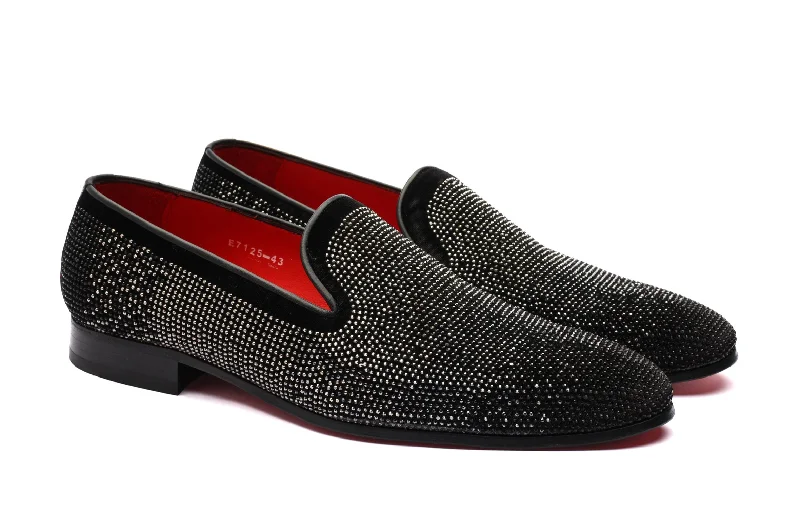 Men's loafers with a flexible sole for easy movementThe Mandana Diamond Loafers - Black