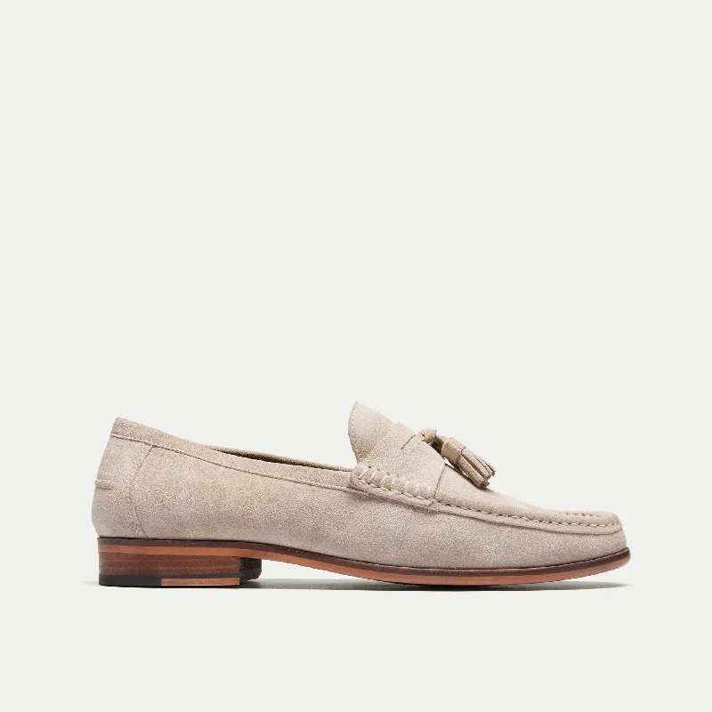 Men's loafers with a leather lacing systemTino Tassel Loafer