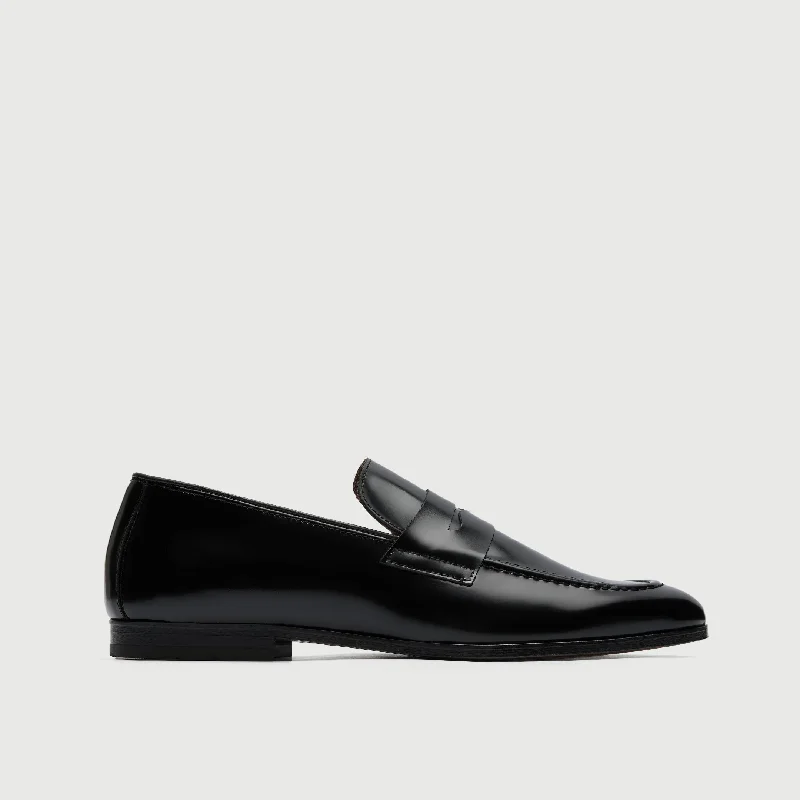 Men's loafers with a flexible sole for easy movementWindsor Saddle Loafer