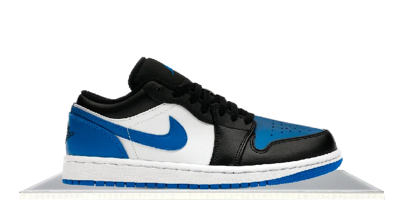 Men's retro - inspired basketball sneakers with a high - top designAir Jordan 1 Low Alternate Royal Toe