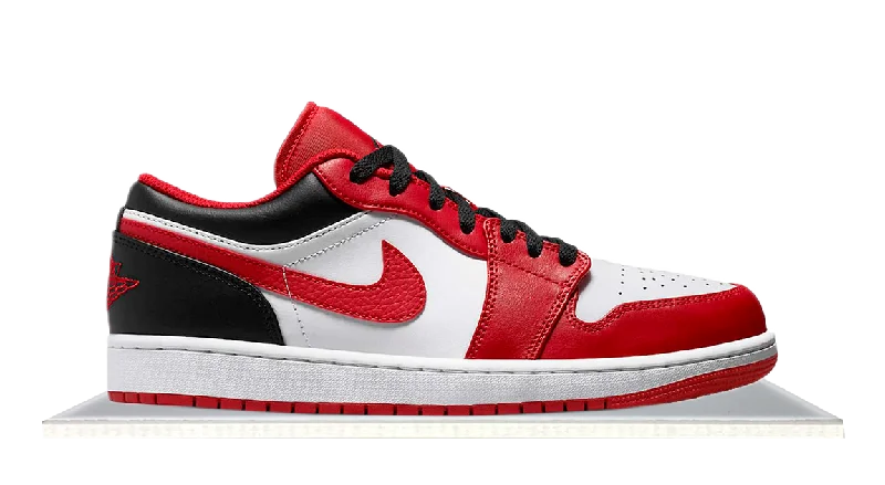 Men's skateboarding sneakers with a vulcanized soleAir Jordan 1 Low Bulls