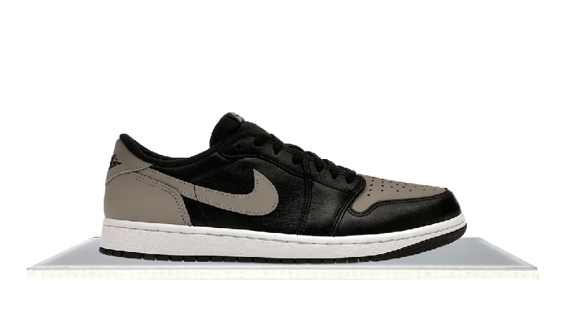 Men's chunky - sole sneakers for a trendy lookAir Jordan 1 Low OG Shadow (2024)