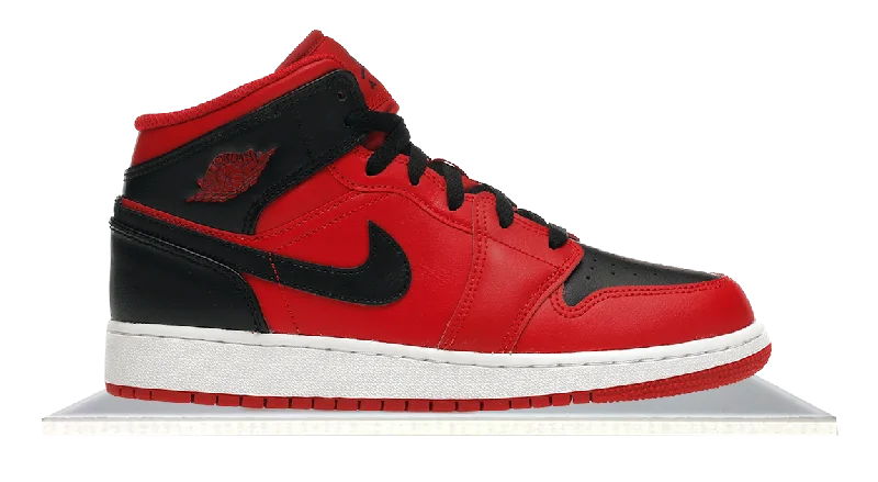 Men's fashion - forward sneakers with a unique tongue designAir Jordan 1 Mid Reverse Bred (2021)