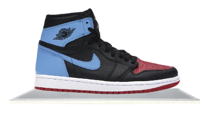 Men's sneakers with a removable insole for easy cleaningAir Jordan 1 High NC to Chi