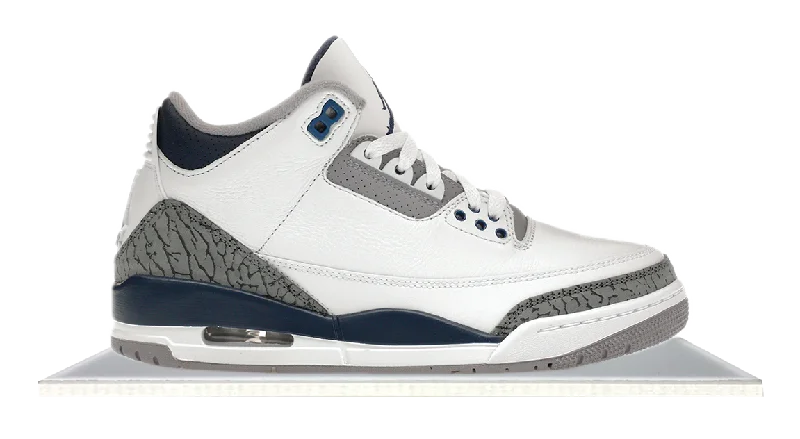 Men's waterproof hiking sneakers with a Gore - Tex liningAir Jordan 3 Midnight Navy