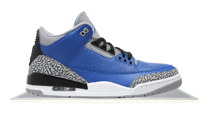 Men's soccer - inspired sneakers with a studded soleAir Jordan 3 Varsity Royal Cement