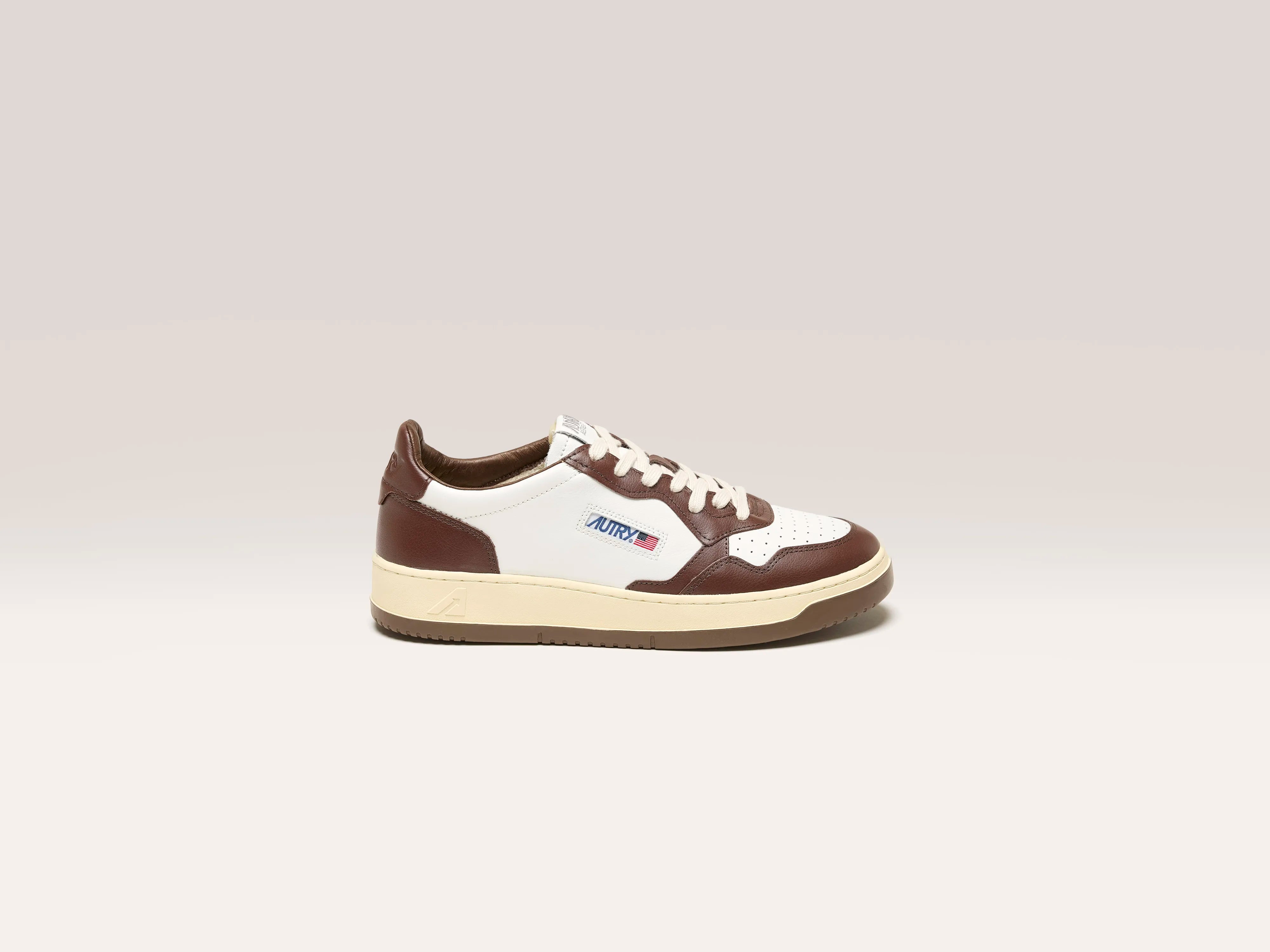 Men's sneaker collections based on popular cultureMedalist Bicolor Low For Men (242 / M / BROWN)