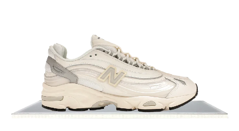 Men's vegan leather sneakers for an eco - friendly optionNew Balance 1000 Aime Leon Dore White