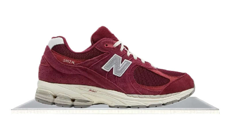 Men's wide - width sneakers for a comfortable fitNew Balance 2002R Bordeaux