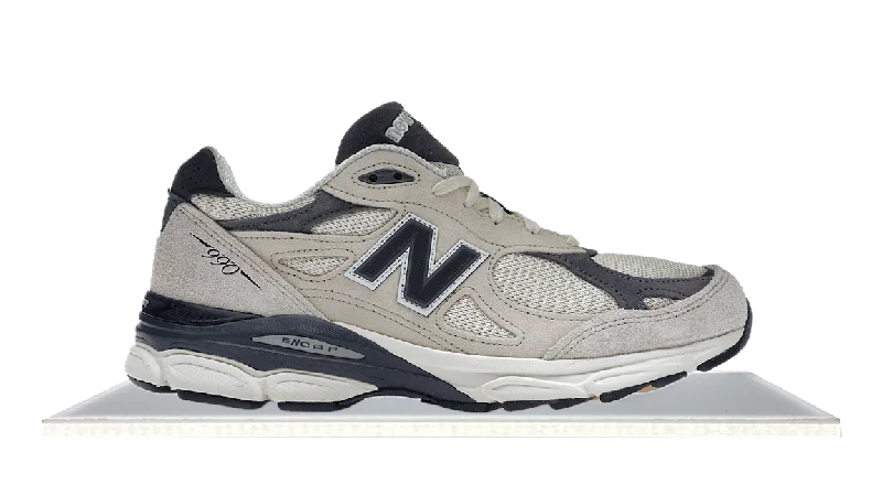 Men's shock - absorbing trail running sneakersNew Balance 990v3 MiUSA Teddy Santis Moonbeam