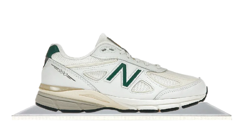 Men's retro - style sneakers inspired by the 80sNew Balance 990v4 MiUSA White Green