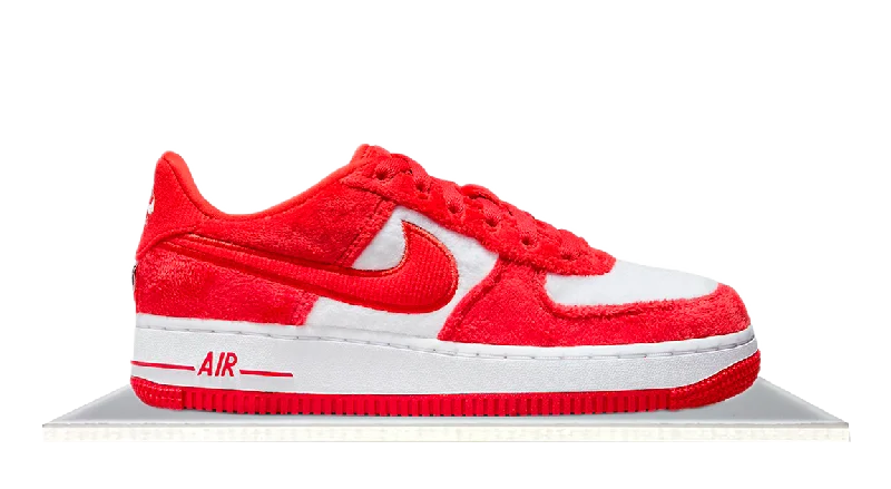 Men's casual sneakers with a woven upper for a unique textureAir Force 1 Valentine's Day Fleece (2024)