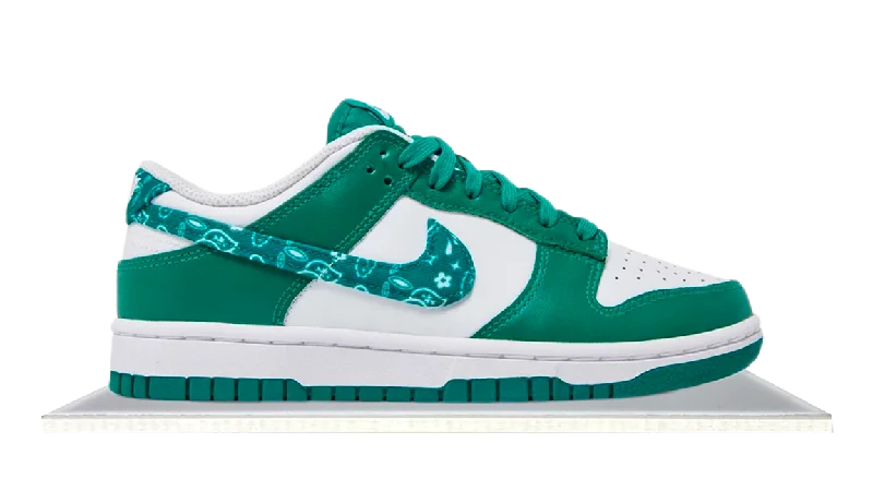 Men's tennis sneakers with a non - slip outsoleDunk Low Paisley Green