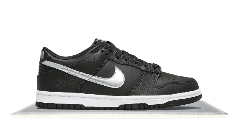 Men's gray mesh sneakers for breathability during workoutsDunk Low 75th Anniversary Spurs