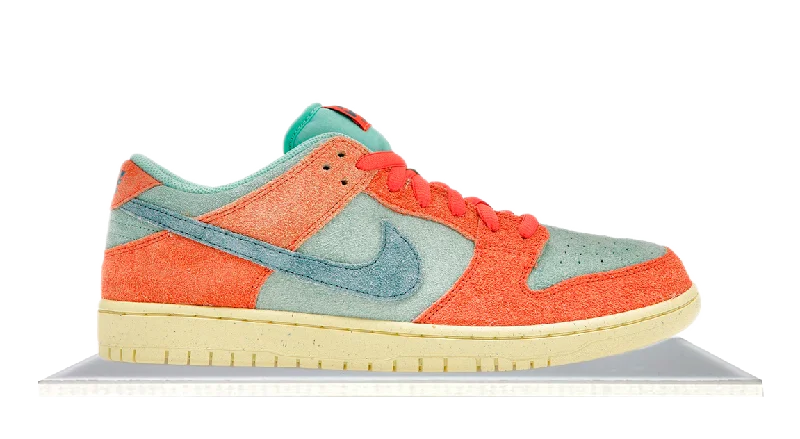 Men's vegan leather sneakers for an eco - friendly optionSB Dunk Low Orange Emerald Rise