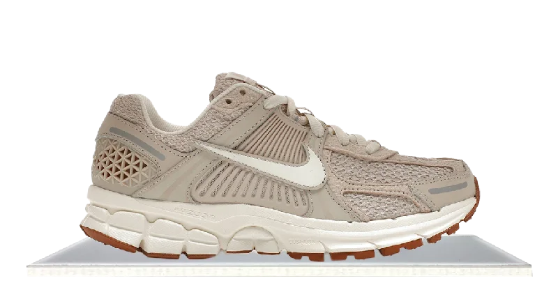 Men's multi - colored sneakers with a gradient effectNike Zoom Vomero 5 Light Orewood Brown