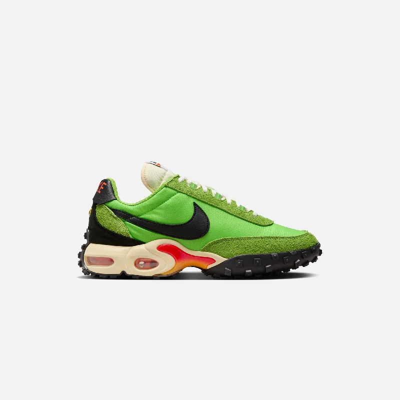 Men's breathable mesh running sneakers with reflective detailsNike Air Max Waffle SP - Action Green / Black / Orange