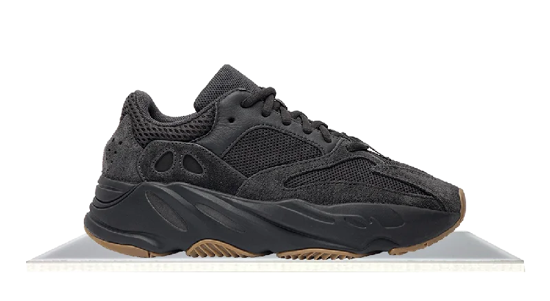 Men's track - and - field sneakers with a spike - compatible soleYeezy Boost 700 Utility Black