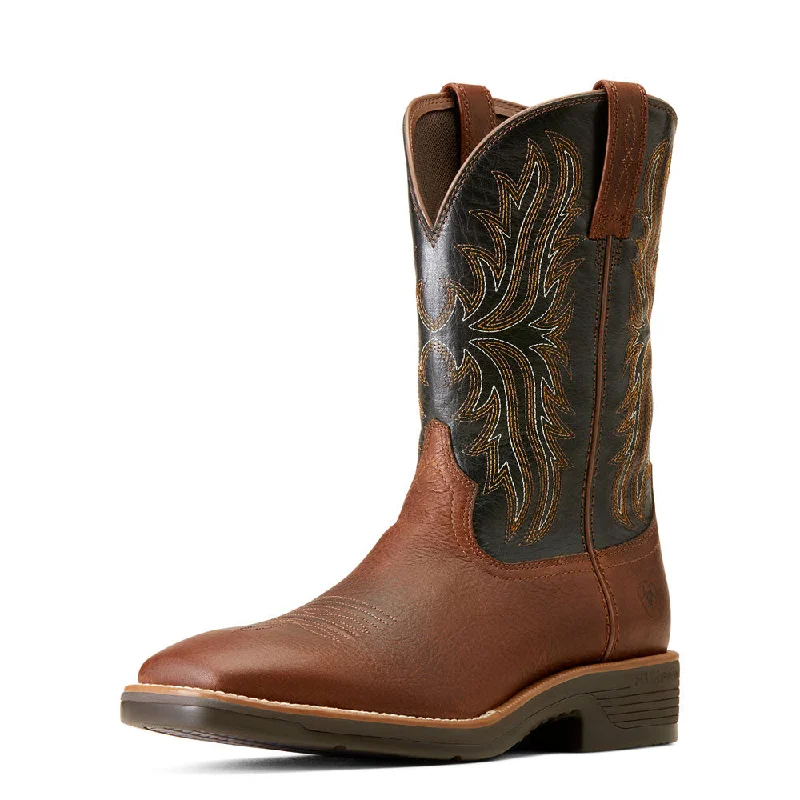 Men's western boots with a silver - toned hardware and accents10046983 Ariat Men's Ridgeback Square Toe Western Boot - Deepest Clay